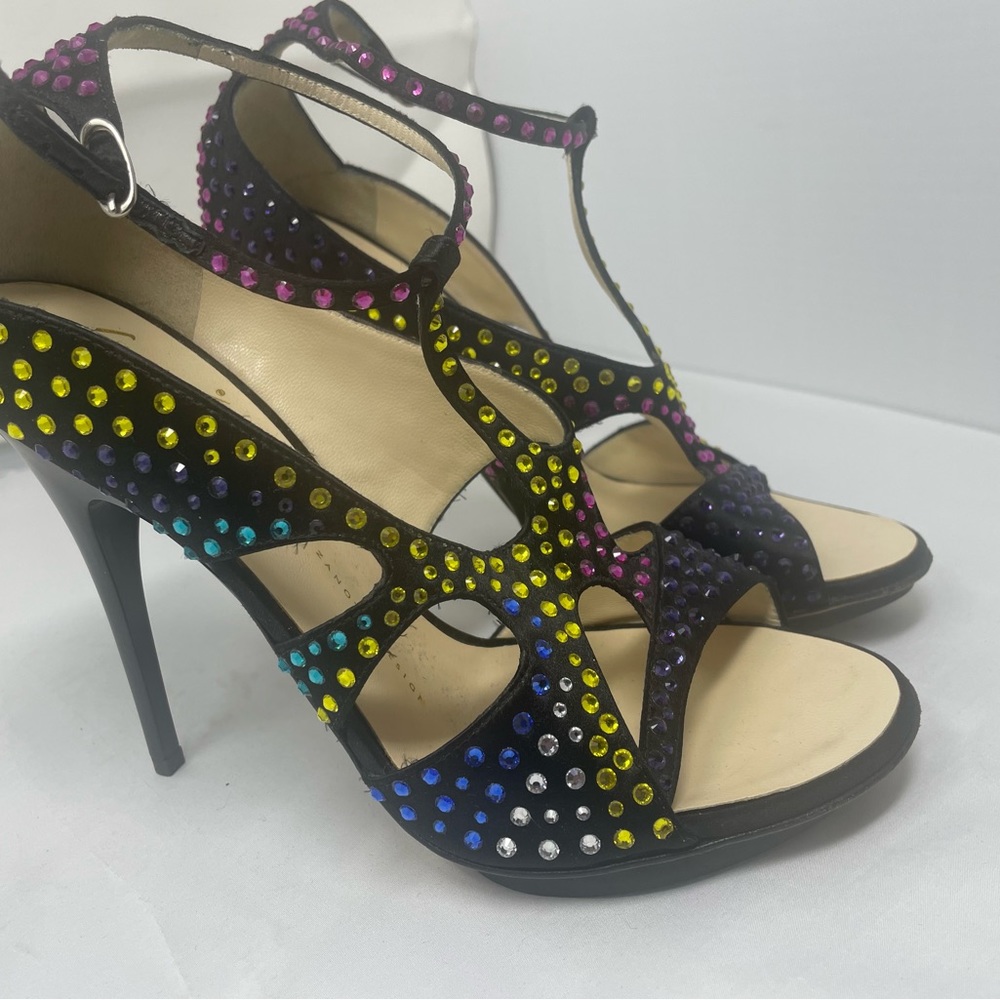 Giuseppe Zanotti Swarovski Crystal
Sandals Size EU39/US7